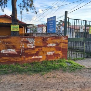 Venta de casa con 2 apartamentos en Paso de la Arena